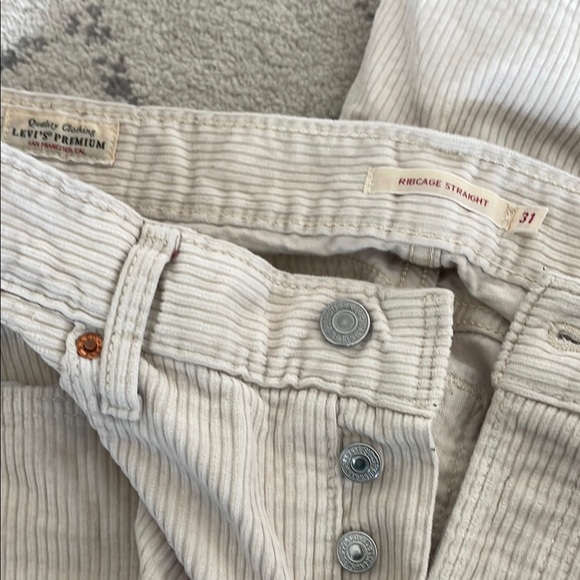 Levi’s rib cage straight ankle ivory corduroy pants - no stretch - Picture 2 of 8